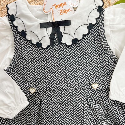  Conj. Blusa Gola Bordada Corações e Salopete Pied de Poule - Branco e Preto